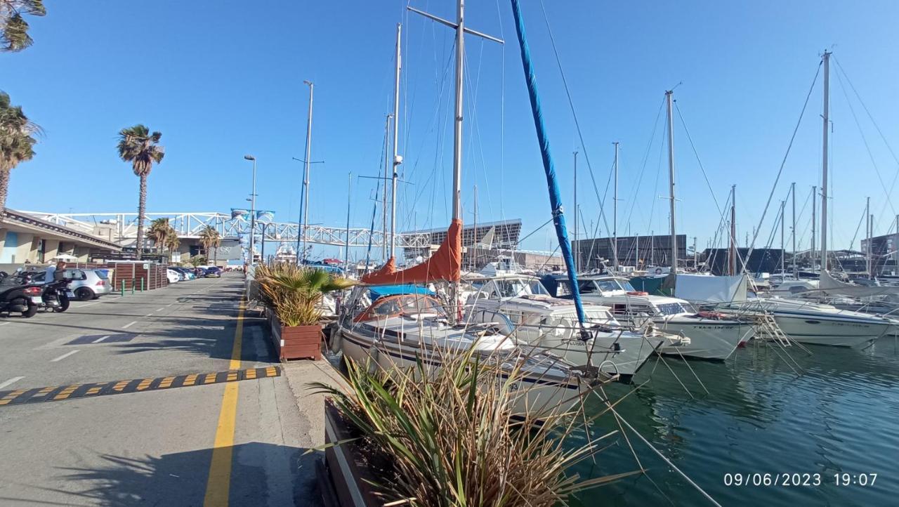 Wonderful Boat For Families And Friends Hotel Sant Adria de Besos Exterior foto